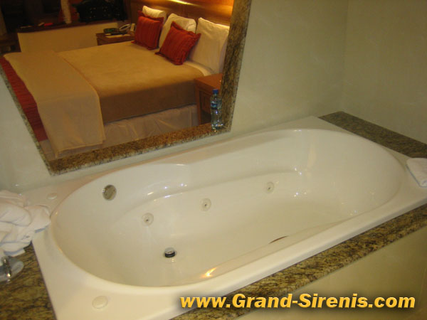 grand sirenis bathtub