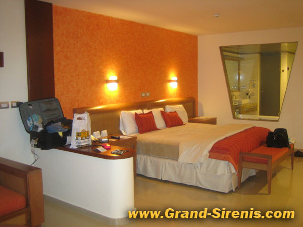 grand sirenis hotel room2